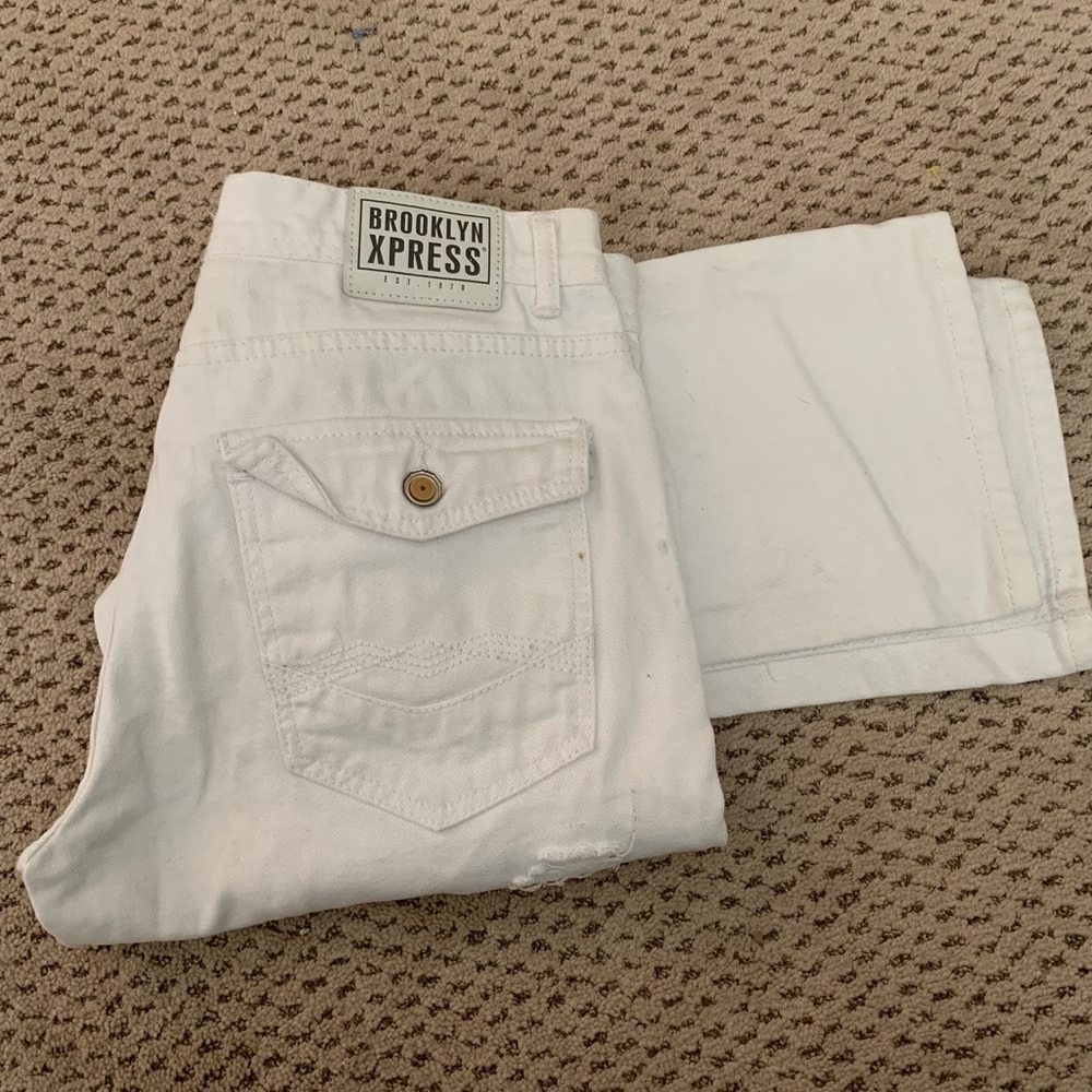Brooklyn Express white distressed jeans.  34x30.